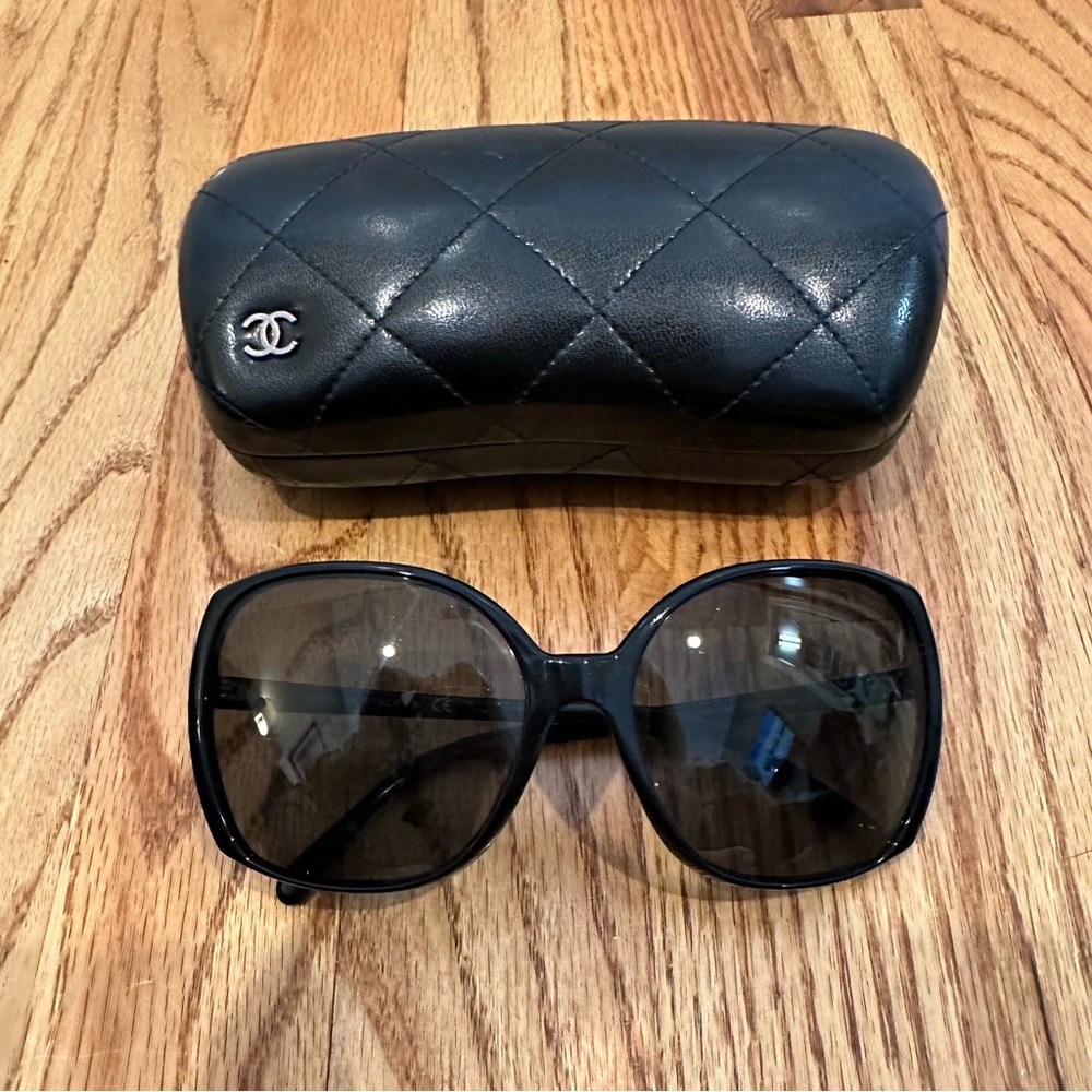 CHANEL Black Glitter Sunglasses 5204